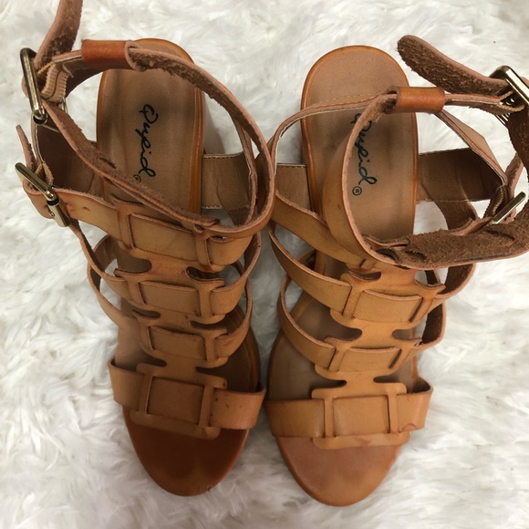 Cupid- strapped heels - Picture 3 of 4